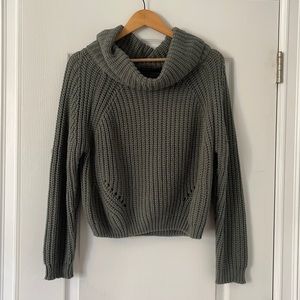 Moon & Madison Green Turtleneck Knitted Sweater